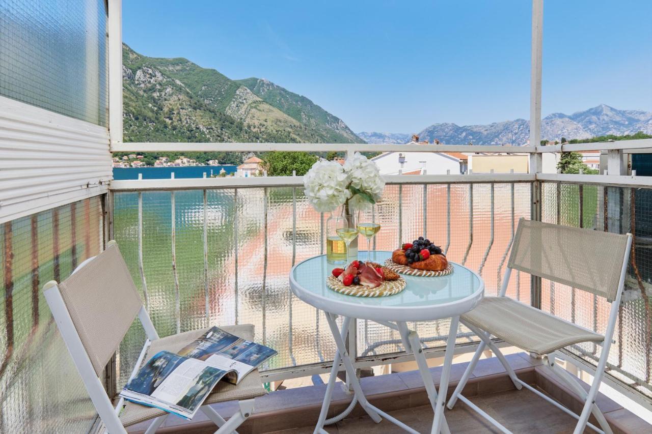 Apartment Plagenti With Sea View Kotor Exteriör bild