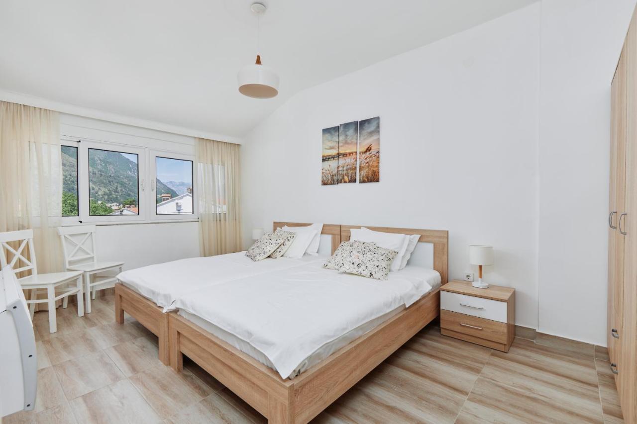 Apartment Plagenti With Sea View Kotor Exteriör bild