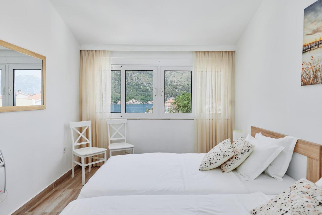 Apartment Plagenti With Sea View Kotor Exteriör bild
