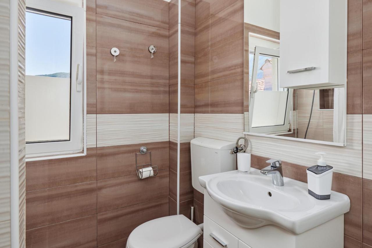 Apartment Plagenti With Sea View Kotor Exteriör bild